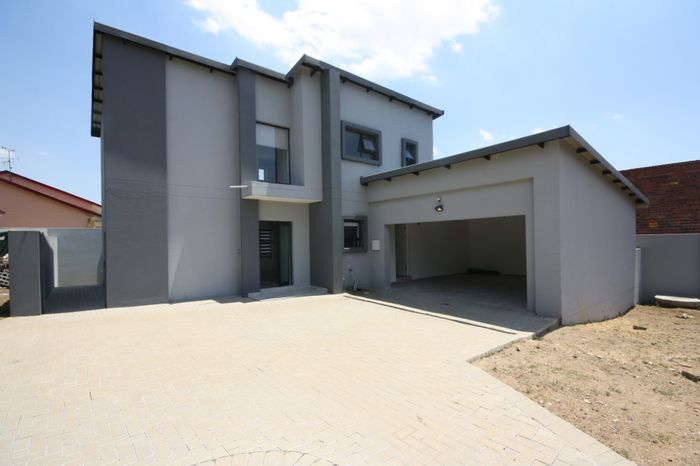 Property #ENT0241172, Townhouse for sale in Edendale