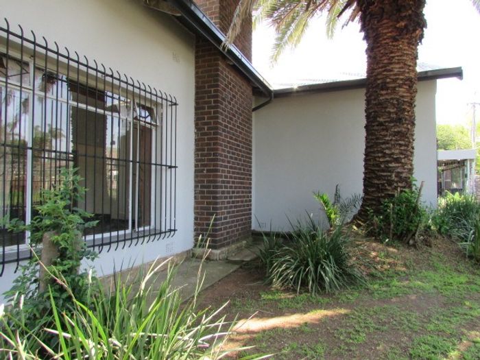 Property #ENT0241289, House for sale in Brakpan Central