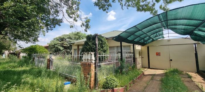 Property #ENT0241367, House for sale in Brenthurst