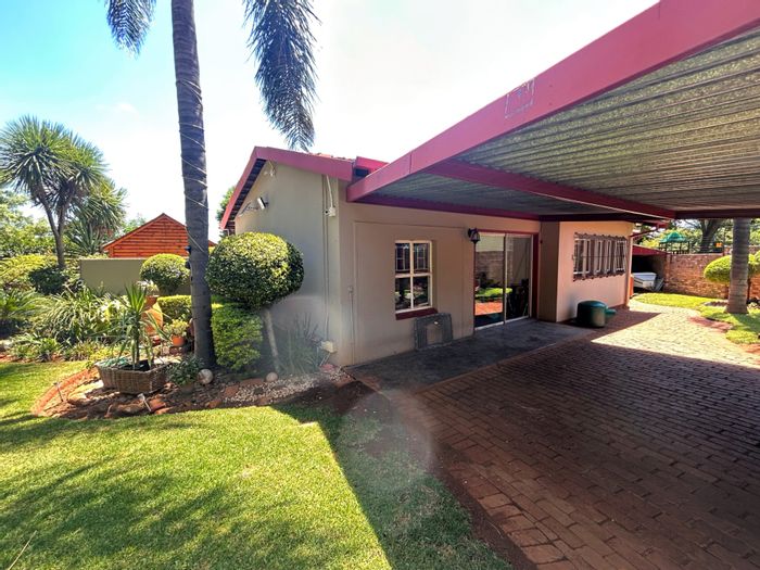 Property #ENT0241565, House for sale in Garsfontein