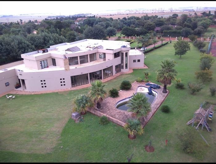 Property #ENT0242226, House for sale in Rietvlei View Country Estates