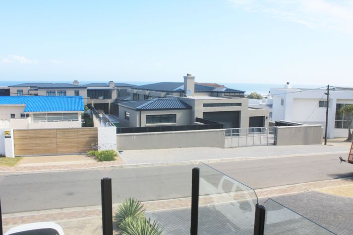 Property #ENT0242323, House for sale in Outeniqua Strand