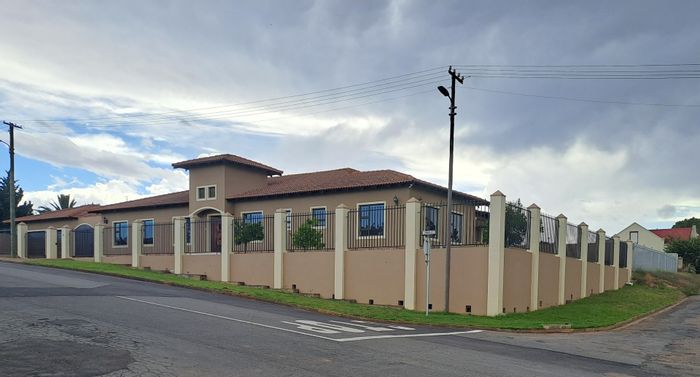 Property #ENT0242631, House for sale in Heidelberg Central