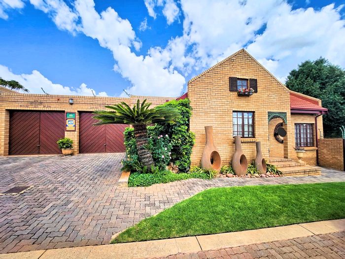 Property #ENT0243336, House for sale in Clubview