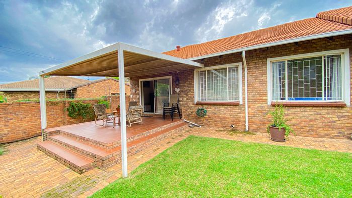Property #ENT0243576, Duet sold in Newlands