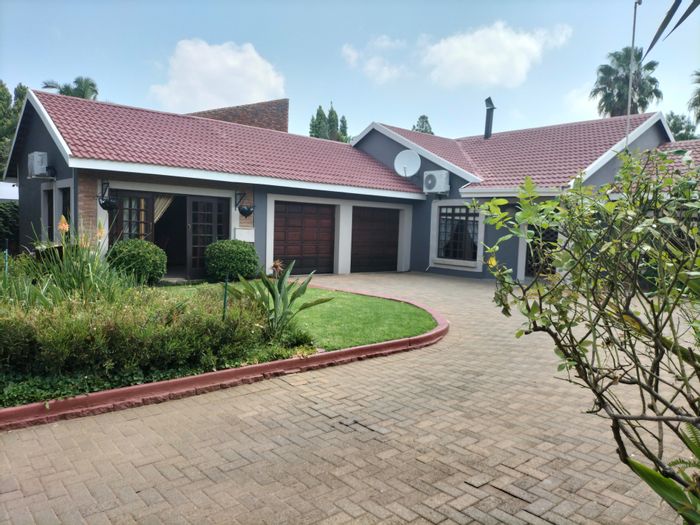 Property #ENT0244454, House for sale in Wilkoppies