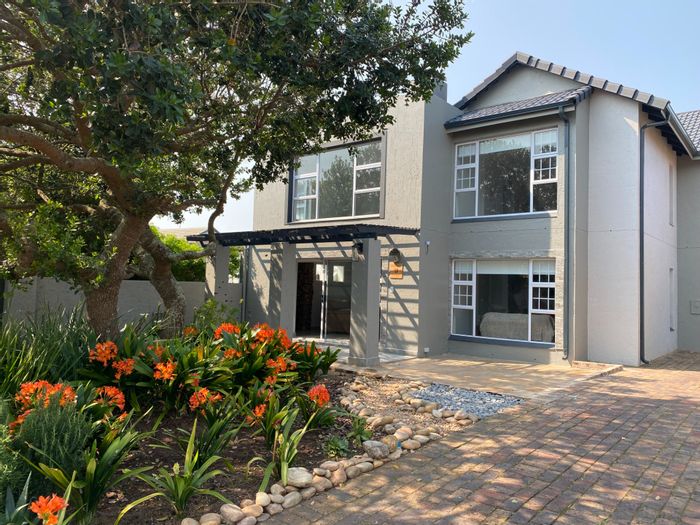 Property #ENT0244468, Townhouse for sale in Mossel Bay Golf Estate