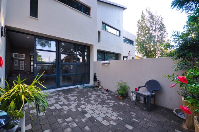 Property #ENT0244874, Townhouse sold in Die Wilgers