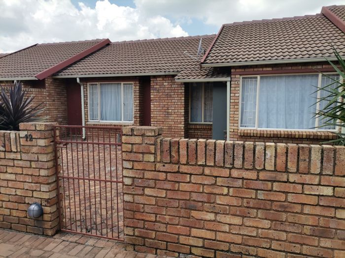 Property #ENT0244918, Townhouse for sale in Dalpark