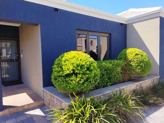 Property #ENT0245759, House for sale in Langeberg Heights