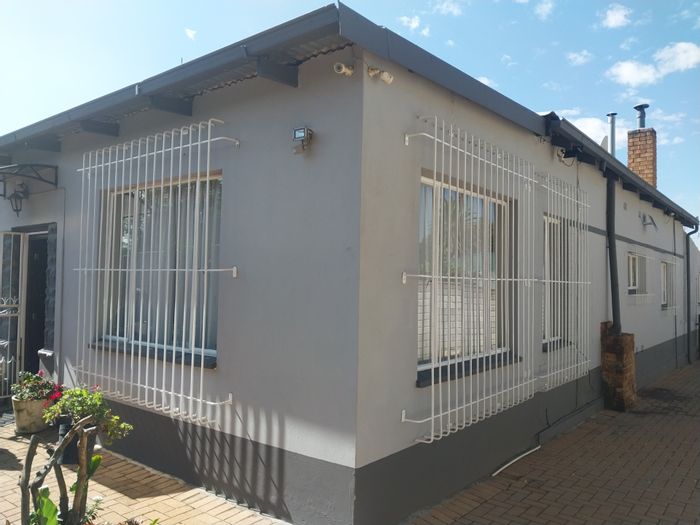 Property #ENT0246867, House for sale in Brakpan Central