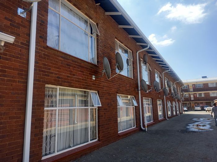 Property #ENT0246814, Apartment for sale in Kempton Park Central