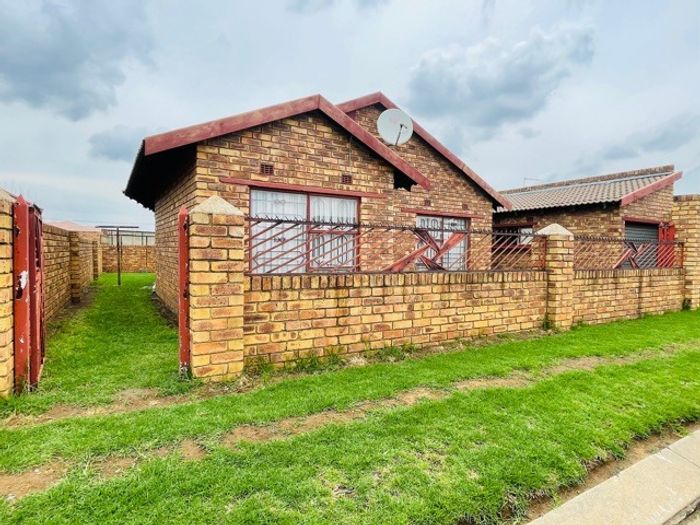 Property #ENT0247463, House for sale in Kwa Thema