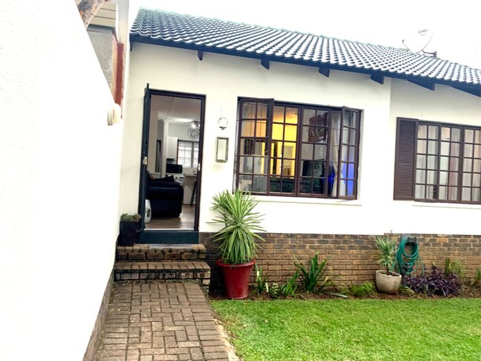 Property #ENT0247568, Townhouse for sale in Paulshof
