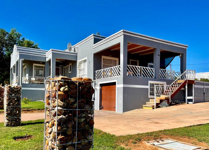Property #ENT0247602, House for sale in Calitzdorp