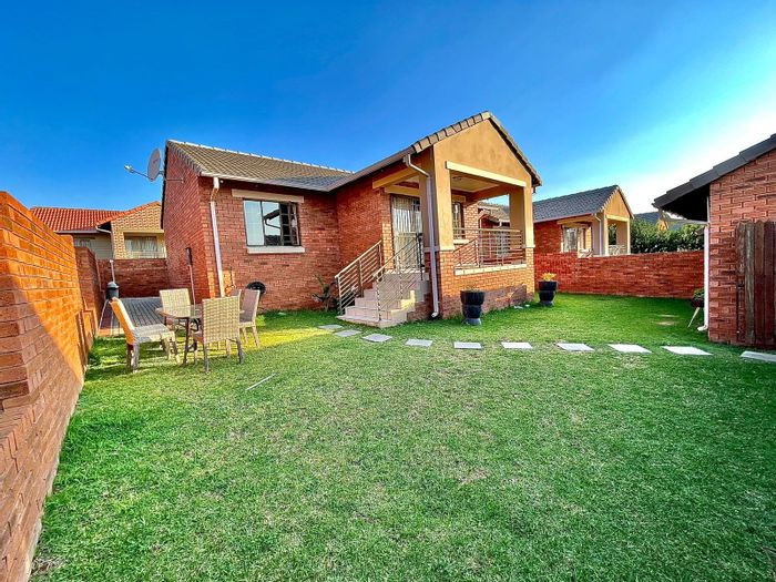 Property #ENT0247810, Townhouse for sale in Mooikloof Ridge