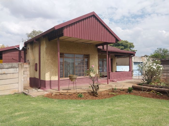 Property #ENT0248474, House for sale in Brakpan Central