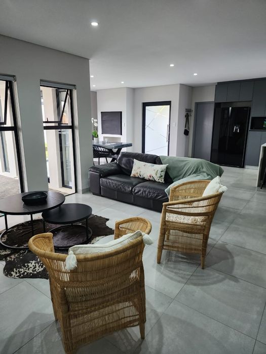 Property #ENT0248544, House for sale in Mount Royal Golf Estate