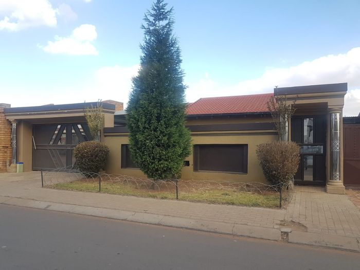 Property #ENT0248591, House pending sale in Tsakane