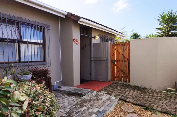Property #ENT0248660, Townhouse for sale in Bracken Heights
