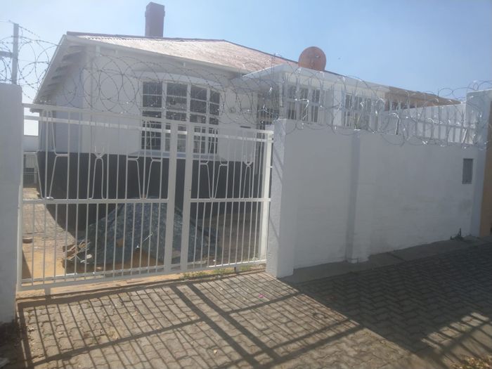 Property #ENT0248845, House for sale in Brixton