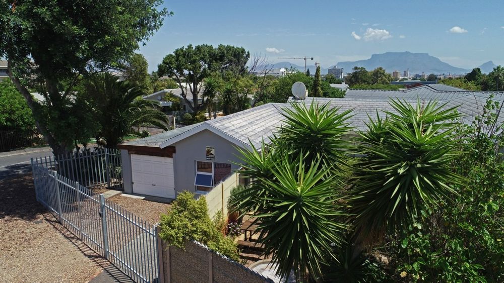 9 Oxford Crescent - Oostersee - Parow - Cape Town - 1 (Medium).jpeg