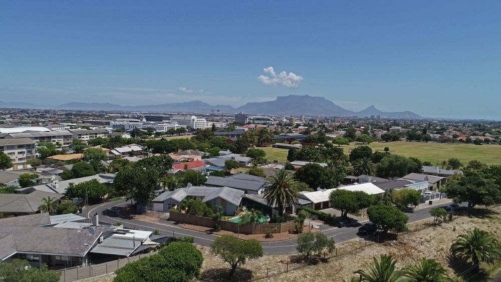 9 Oxford Crescent - Oostersee - Parow - Cape Town - 13 (Medium).jpeg