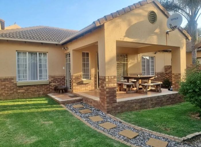 Property #ENT0249798, Townhouse for sale in Moreleta Park