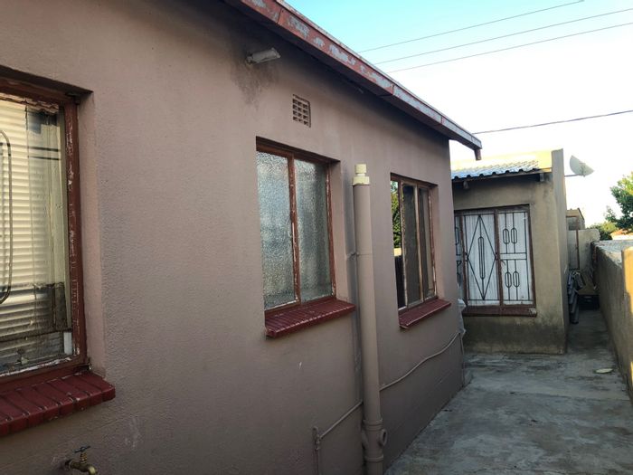 Property #ENT0249721, House for sale in Ebony Park