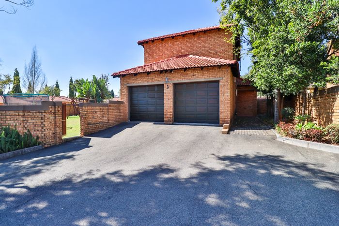 Property #ENT0249803, House for sale in Kyalami Hills
