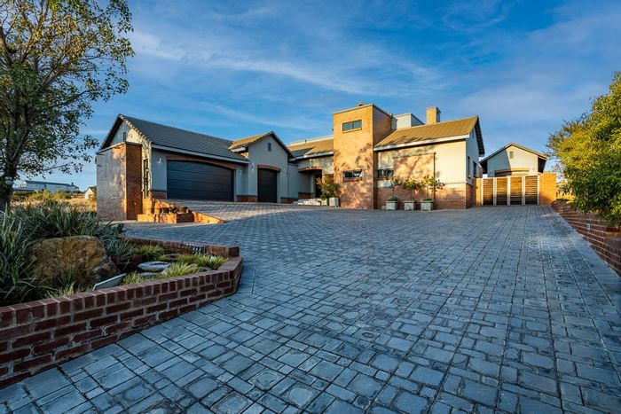 Property #ENT0249954, House for sale in The Hills Game Reserve Estate