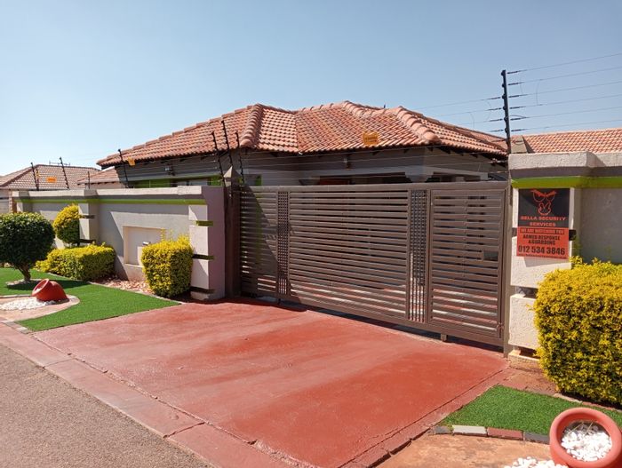 Property #ENT0250003, House for sale in The Orchards