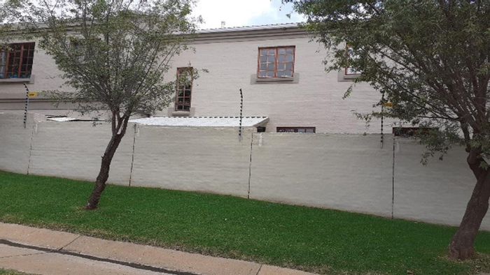 Property #ENT0250375, Apartment for sale in Kyalami Hills
