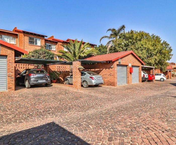 Property #ENT0250697, Townhouse for sale in Corlett Gardens