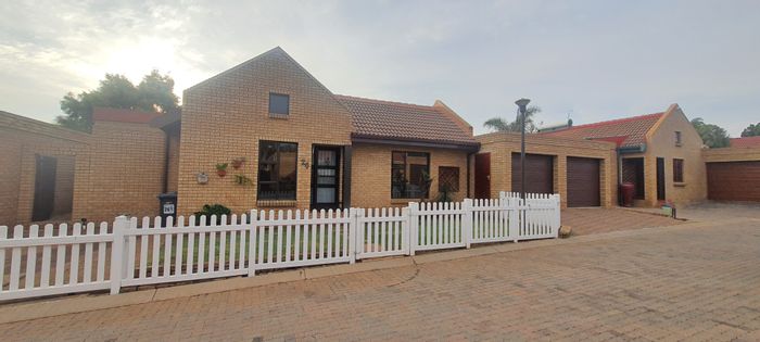 Property #ENT0250733, Townhouse sold in Clubview