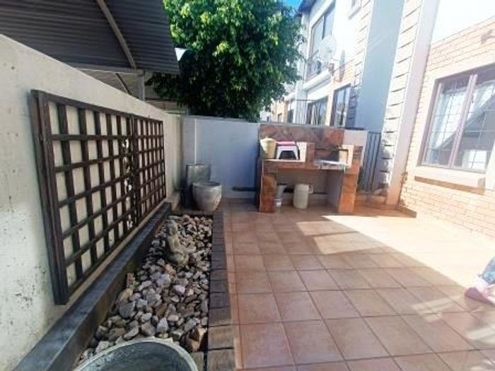 Property #ENT0250870, Townhouse for sale in Zwartkop