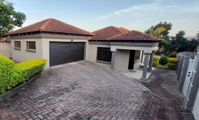 Property #ENT0250802, House for sale in Stonehenge Ext 1