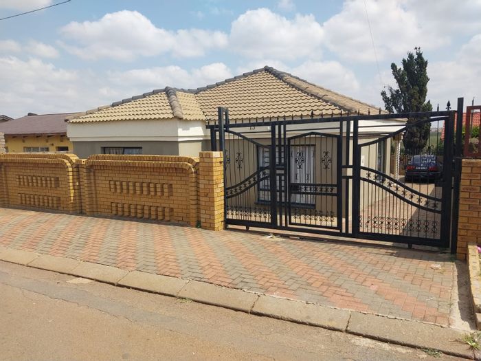 Property #ENT0250989, House for sale in Naledi