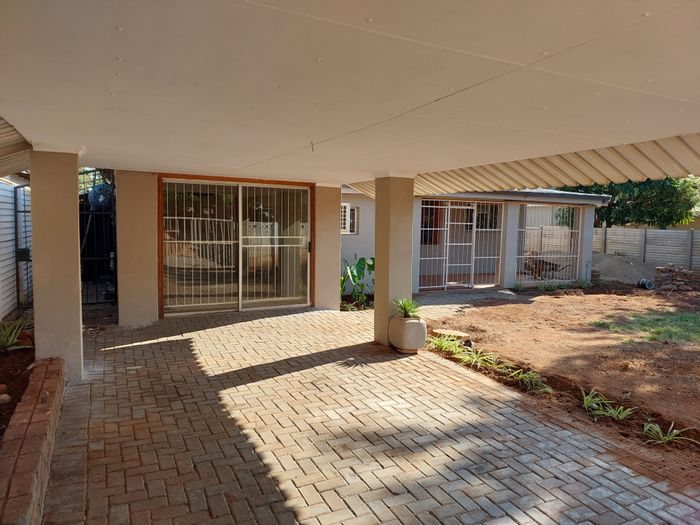 Property #ENT0250909, House for sale in Musina