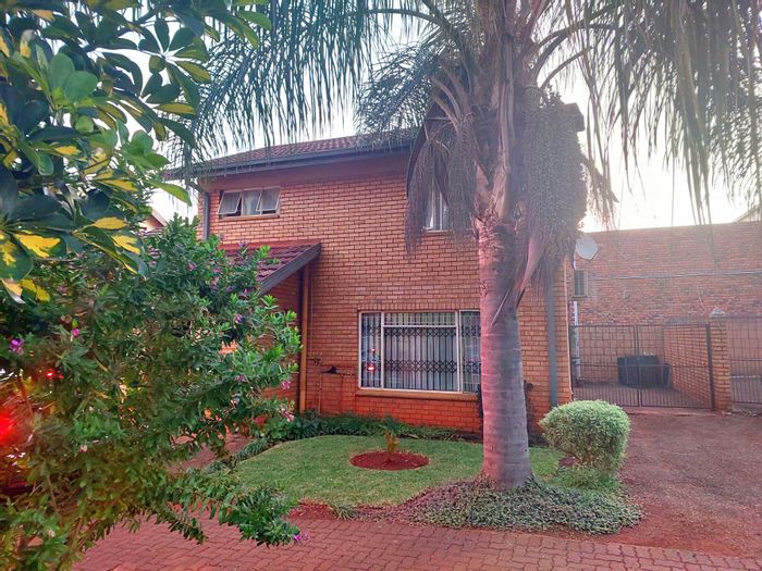 Property #ENT0250913, Townhouse for sale in Louis Trichardt