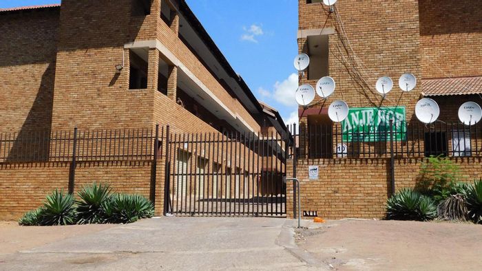 Property #ENT0251157, Apartment for sale in Rustenburg Central