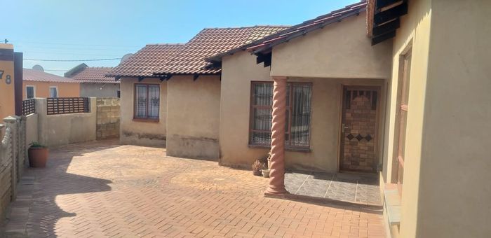 Property #ENT0251199, House for sale in Orange Farm