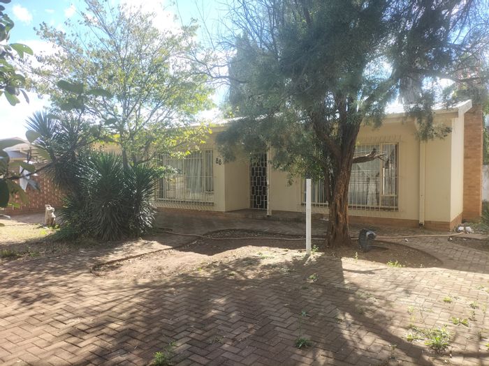 Property #ENT0251932, House for sale in Meiringspark