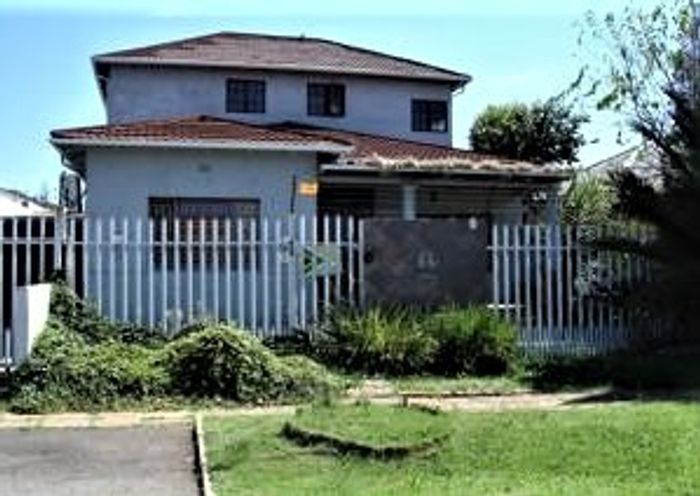 Property #ENT0252424, House for sale in Krugersdorp North