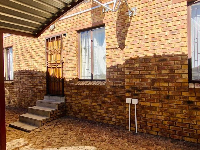 Property #ENT0252608, Apartment for sale in Olievenhoutbosch