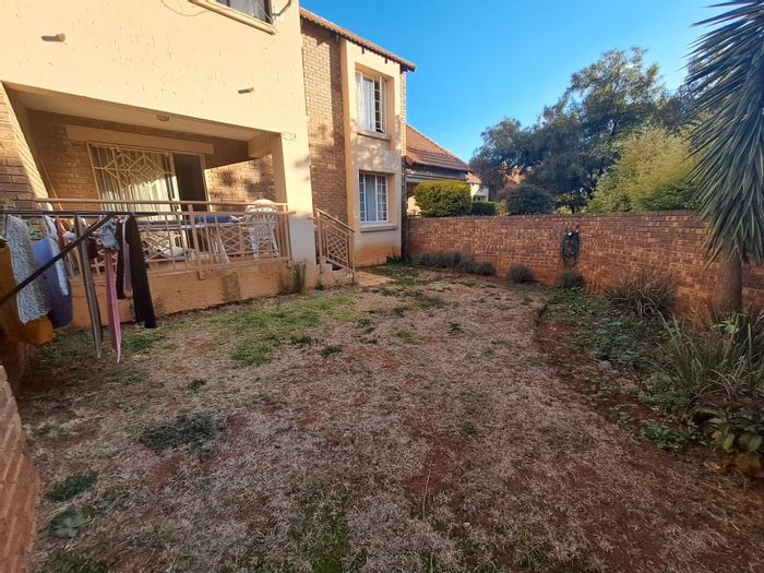 Property #ENT0253038, Townhouse for sale in Mooikloof Ridge