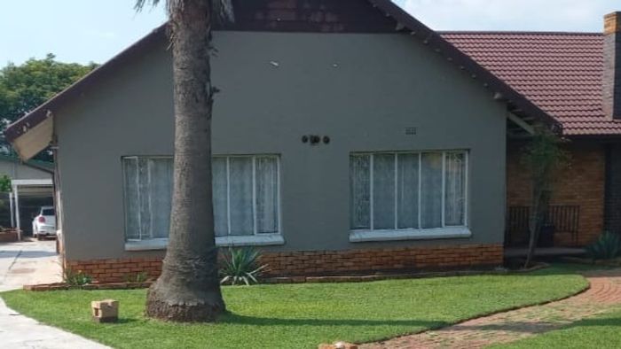 Property #ENT0253170, House for sale in Brenthurst