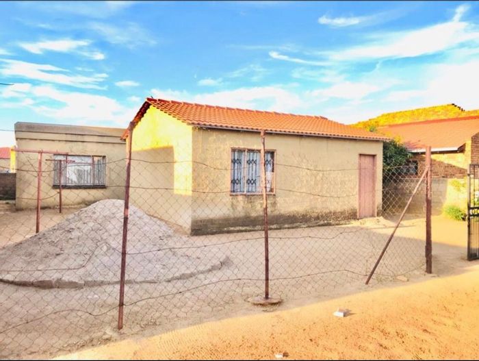 Property #ENT0253139, House for sale in Soshanguve X