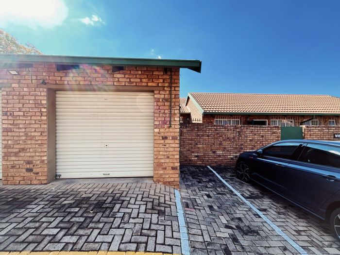 Property #ENT0253554, Townhouse sold in Garsfontein