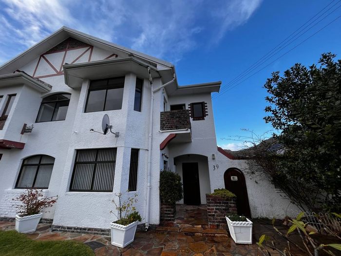 Property #ENT0253620, Apartment for sale in Fish Hoek